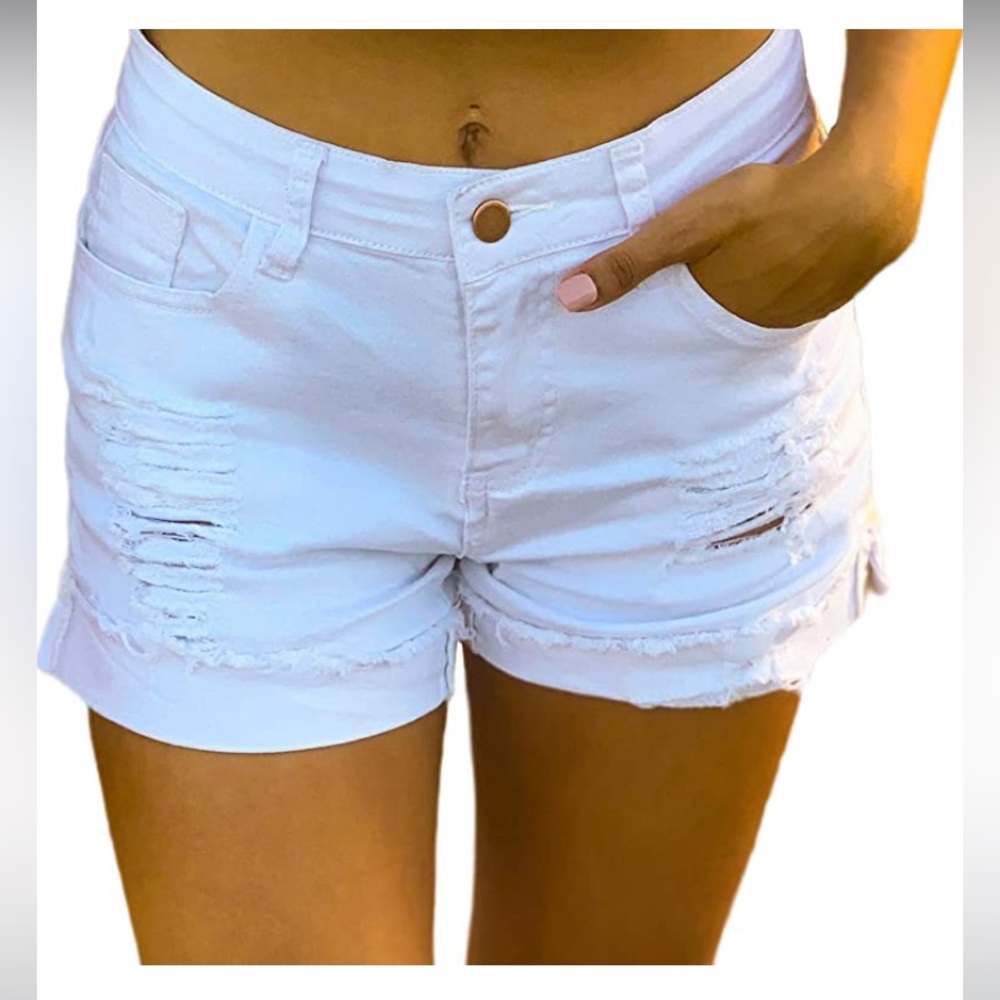 NWT- size medium-Women's Ripped Mid Rise Stretchy Denim Shorts